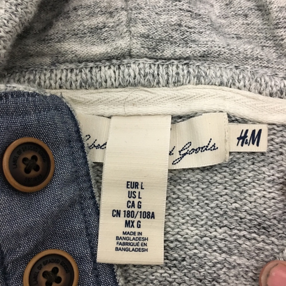 H&M sweater - Picture 2 of 2